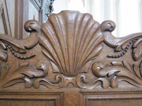 Sint jacobsschelp verwerkt in meubilair