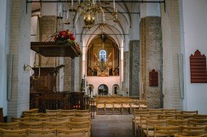 Enkele pijlers zijn ongepleister gelaten